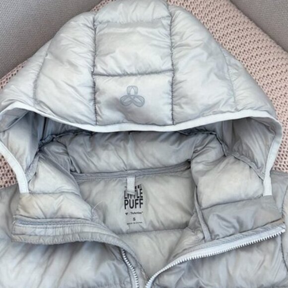 Aritzia TNA The Little Puff Down Hooded Winter Jacket Coat Chrome Silver Small - Picture 3 of 5